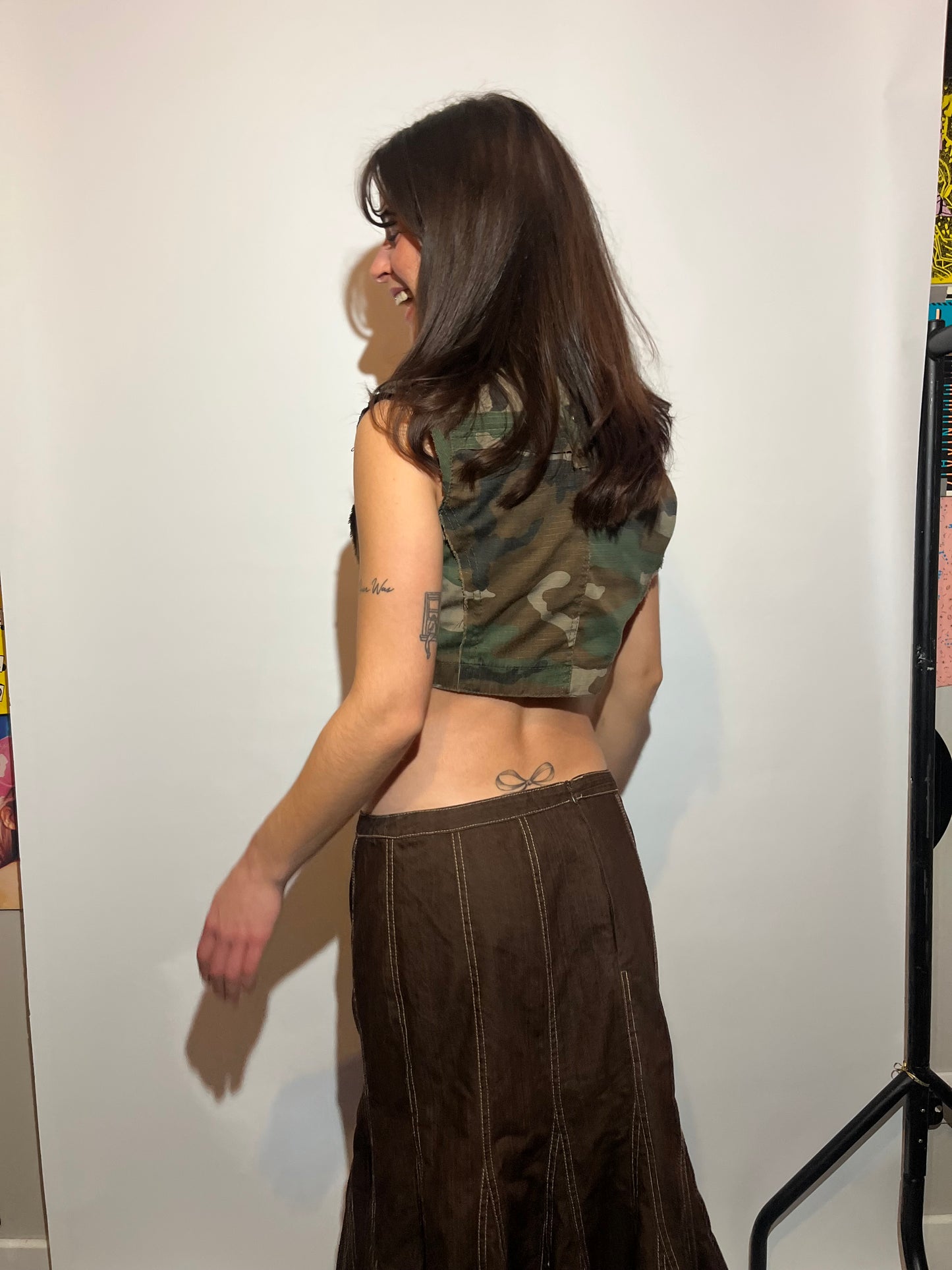 A095: “can't see it” | camo cropped button up