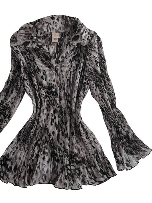 A038: “y2k business casual DIVA” | y2k patterned collared shirt with cropped sleeves