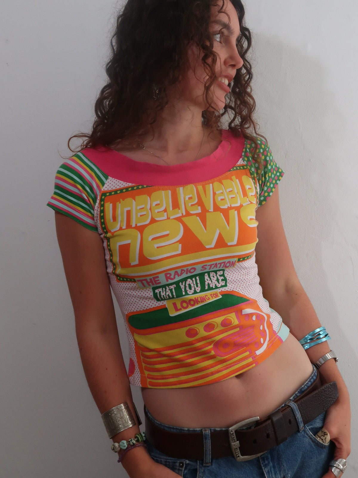 A085: "health tips pop" - boat neck pop art funky top