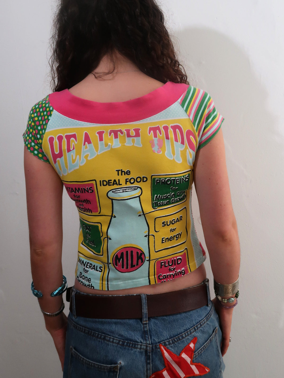 A085: "health tips pop" - boat neck pop art funky top