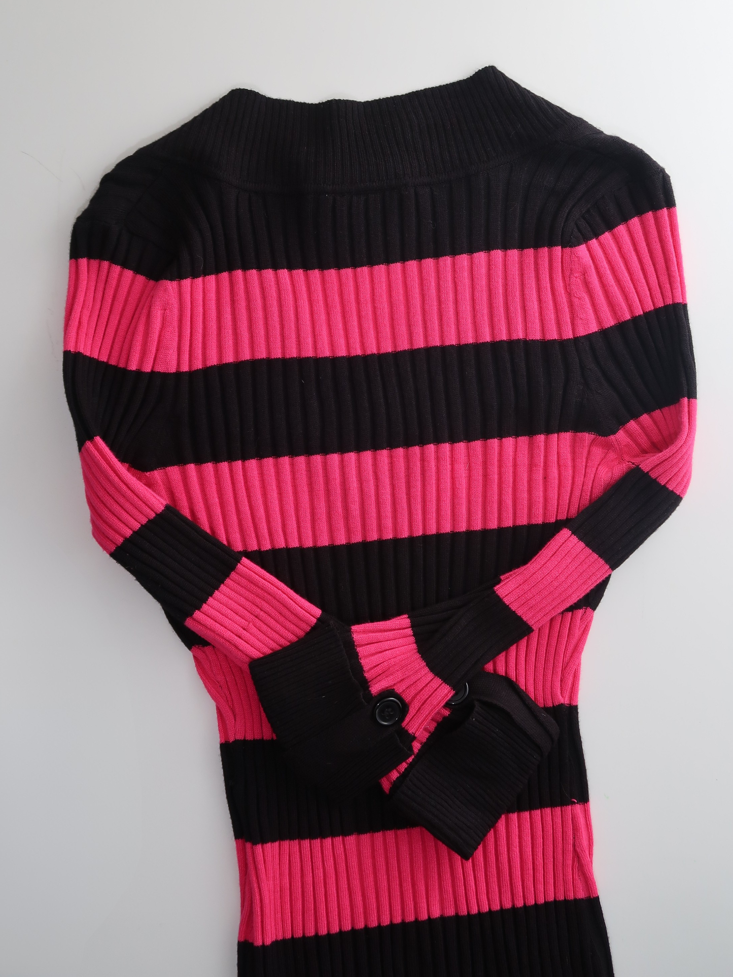 A014: “denice the menice” | v neck grunge striped jumper