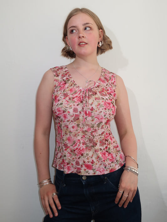 A002: “she’s a country flower” | vintage pink floral top
